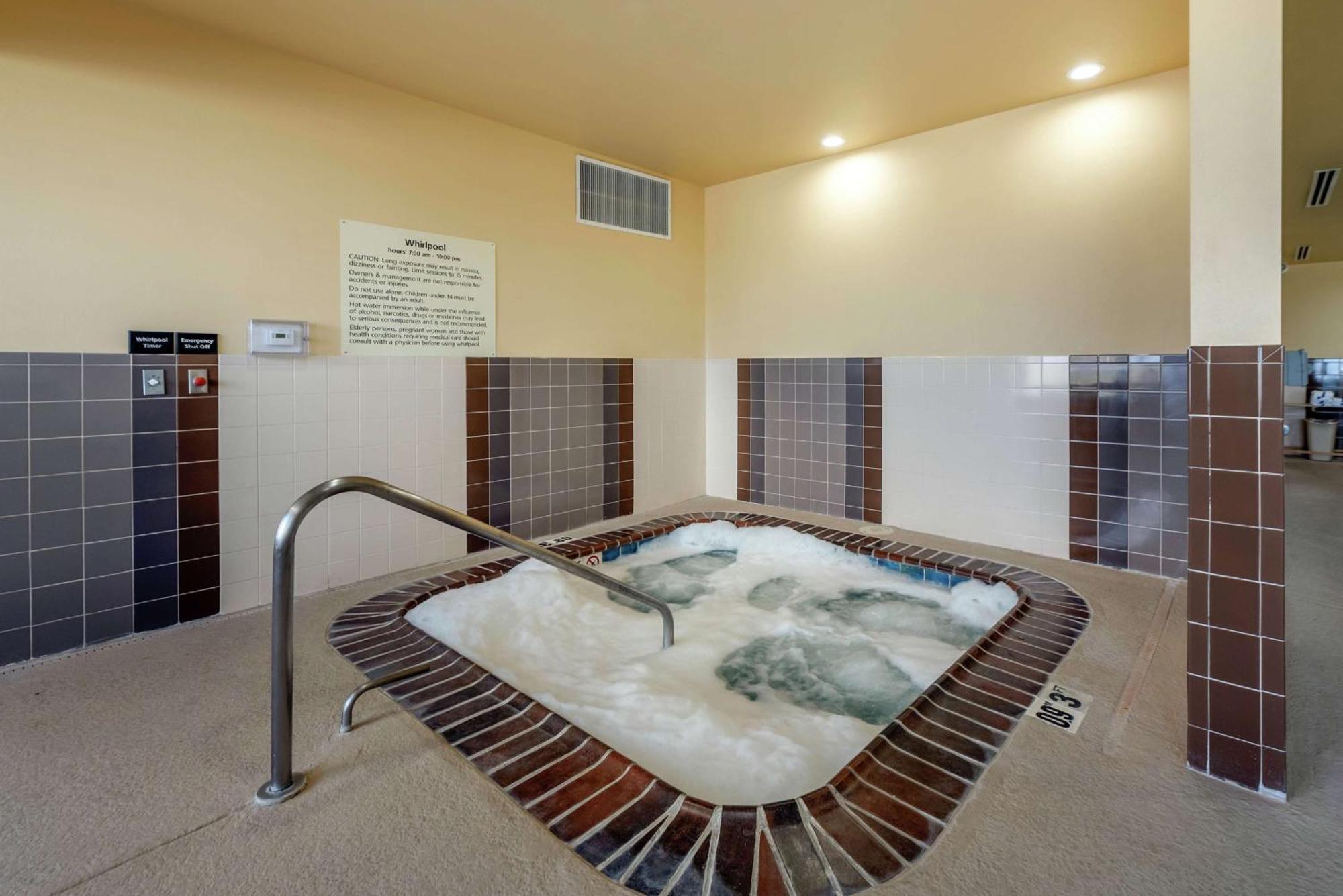Hampton Inn אלאמוסה מראה חיצוני תמונה